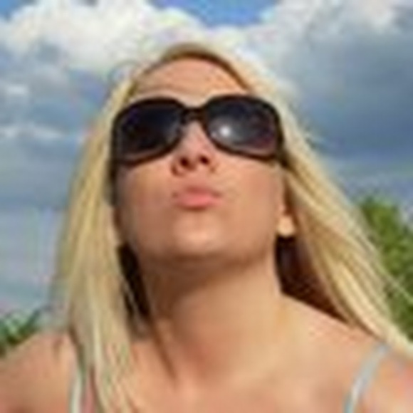 Meet your Posher, Allison - Picture 1 of 1